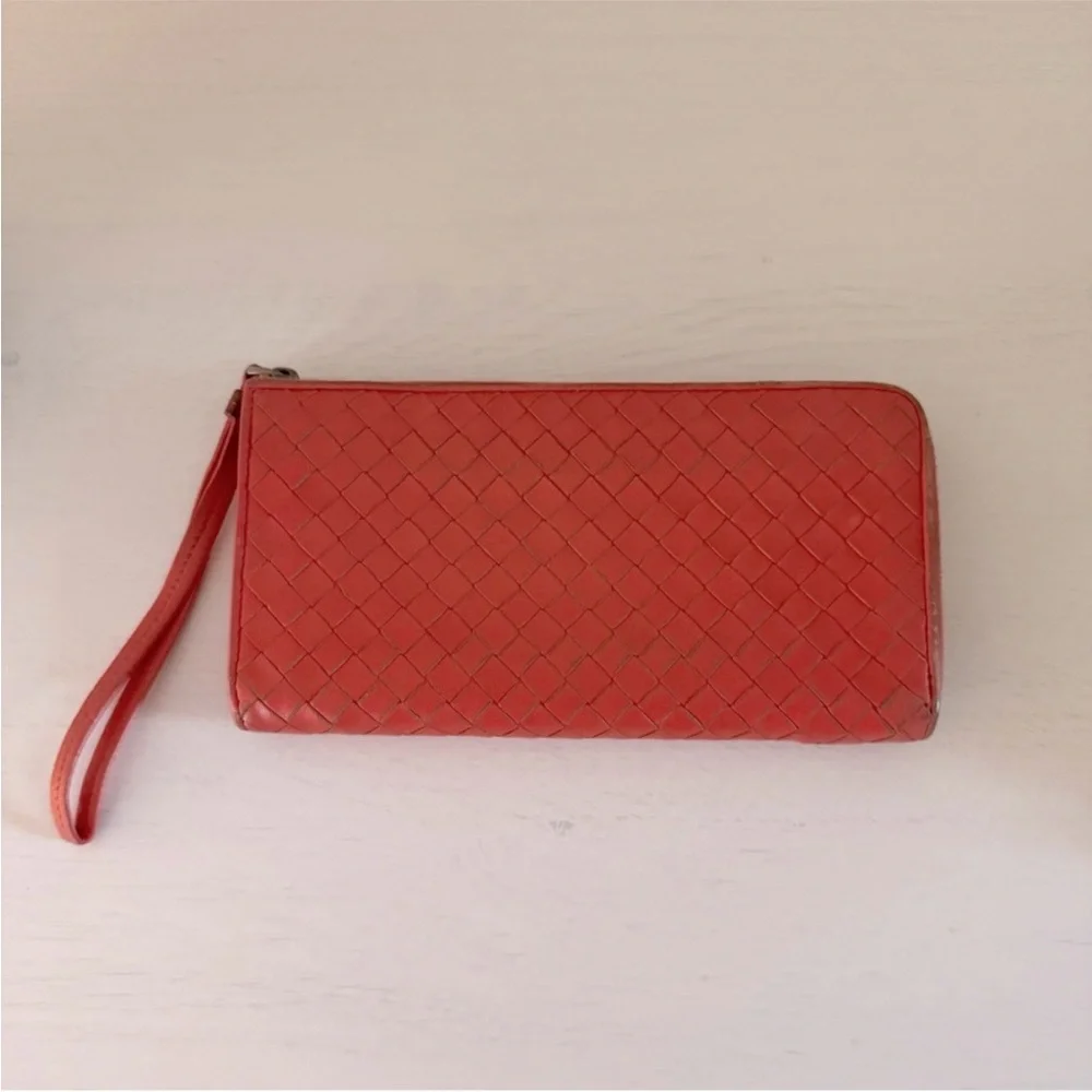 EUC-Bottega Veneta Coral Intrecciato Leather Long Wallet